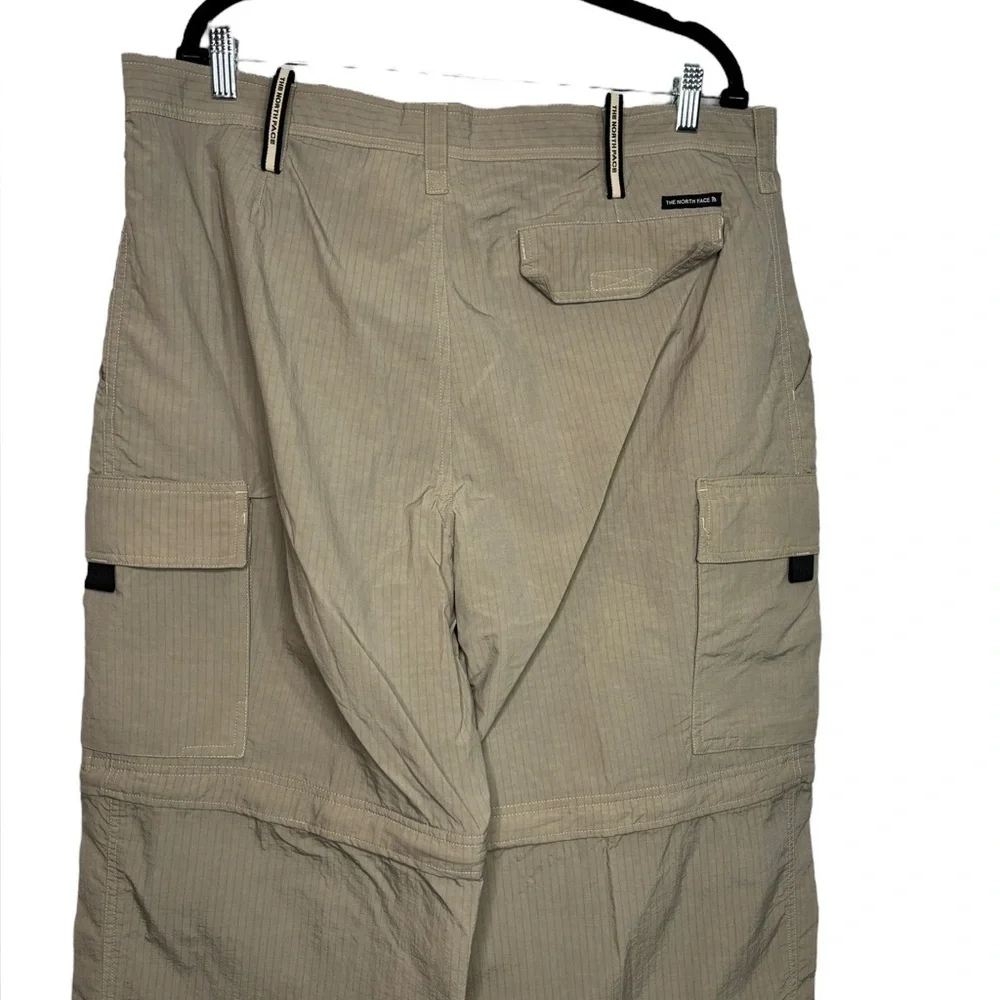 Men’s The North Face Convertible Rip Stop Cargo Pant Size 40